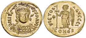 Justin I, 518-527. Solidus (Gold, 20 mm, 4.06 g, 6 h), Constantinople, 10th officina (I), 518-519. DN IVSTI-NVS PP AVI Diademed, helmeted and cuirasse...
