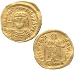 582 - 602. Mauricio Tiberio. Constantinopla. 1 sólido. Sear - 431. Au. 4,40 g. "( O.N. MAURC. )/ Tib. P.P. AVG. " Mauricio, de frente , con corona, po...