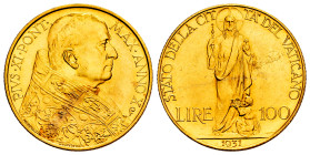 Vatican. Pius XI. 100 lire. 1931 (Anno X). Rome. (Km-9). (Fried-283). (Pagani-614). Au. 8,79 g. Mintage 3.343. Original luster. Scarce. Mint state. Es...
