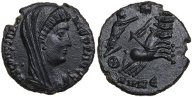 Divus Constantine I (died 337 AD). AE 14 mm. Commemorative issue. Heraclea mint. Obv. DN CONSTANTI NVS PF AVG. Veiled head right. Rev. Constantine dri...