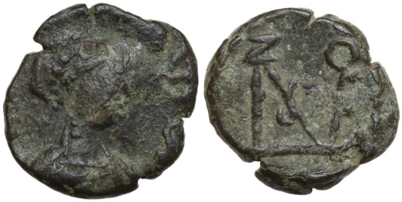 Aelia Zenonis, Augusta (475-476). AE 10.5 mm. Constantinople mint, struck under ...
