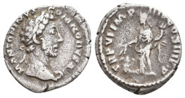 COMMODUS, 177-192 AD. AR, Denarius. Rome. 3.16 g. 19 mm.
