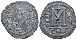 JUSTINIAN I, 527-565 AD. AE, Follis. Constantinople. 22.99 g. 38.60 mm.