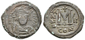 MAURICE TIBERIUS, 582-602 AD. AE, Follis. Constantinople. 11.15 g. 27.45 mm.