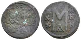 LEO III THE "ISAURIAN", with CONSTANTINE V, 717-741 AD. AE, Follis. Constantinople. 4.89 g. 21.40 mm.