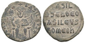 BASIL I THE MACEDONIAN, 867-886 AD. AE, Follis. Constantinople. 6.22 g. 25 mm.