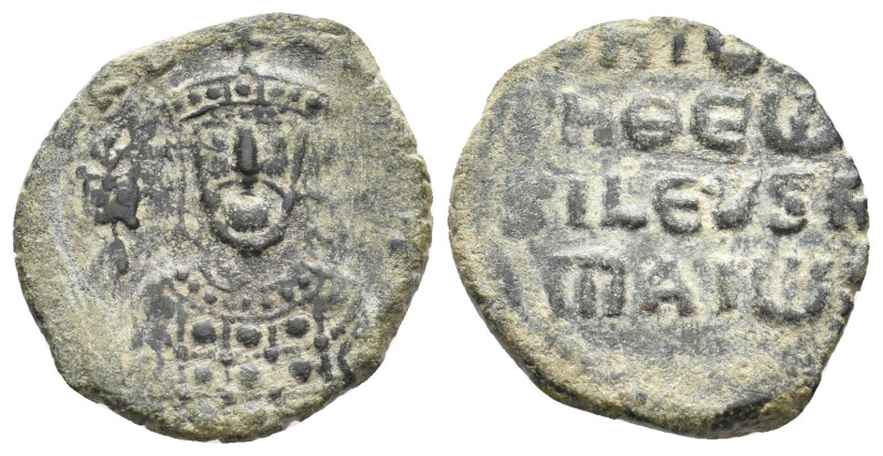 NICEPHORUS II PHOCAS, 963-969 AD. AE, Follis. Constantinople. 4.56 g. 23.05 mm.