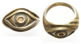 ANCIENT MEDIEVAL BRONZE RING (19TH-19TH CENTURY AD.)
Condition : See picture. No return.
Weight : 9.35 g