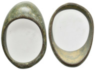 ANCIENT BYZANTINE BRONZE ARCHER RING (4TH-15TH CENTURY AD.)
Condition : See picture. No return.
Weight : 14.71 g
Diameter: 36.90