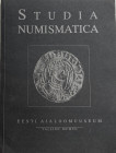 AA.VV. Studia Numismatica Festschrift Arkadi Molvogin 65. Tallinn 1995. Brossura ed. pp. 182, tavv. 22 in b/n. Buono stato.