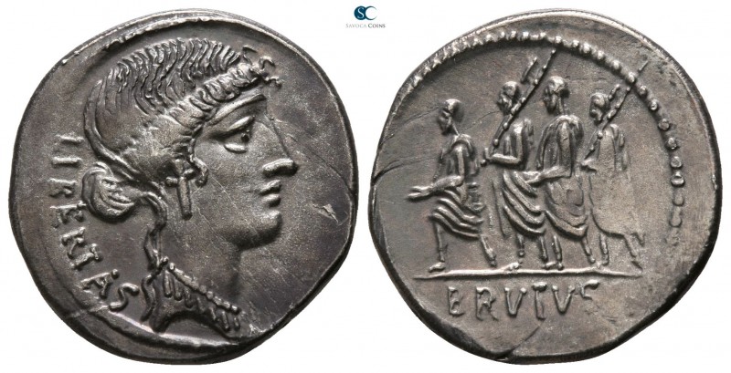 Q. Servilius Caepio (M. Junius) Brutus 54 BC. Rome
Denarius AR

17mm., 3,77g....