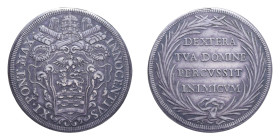 ROMA INNOCENZO XI (1676-1689) PIASTRA AG. 31,68 GR. MIR. 2019/1 C BB+