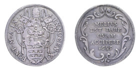 ROMA INNOCENZO XI (1676-1689) TESTONE 1685 AN. IX AG. 9,10 GR. MIR. 2035/34 RRR BB+