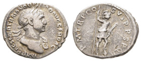 Römer Kaiserzeit
Trajanus, 98-117 AR Denar 103-111 n. Chr. Rom Av.: IMP TRAIANO AVG GER DAC P M TR P COS V P P, Büste mit Lorbeerkranz n. rechts, auf...