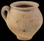 Antike Objekte
 einhenkliger Krug aus gelbbraunem Ton, kleine Fehlstellen am Rand und Körper, Höhe ca. 12,5 cm, Durchmesser max. ca. 14,5 cm