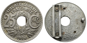 ab 1800 Frankreich
3. Republik 1870-1940 25 Centimes 1924 vergrößerte Darstellung des 25 Centimes-Stück mit Mittelloch als Gürtelschließe gearbeitet,...