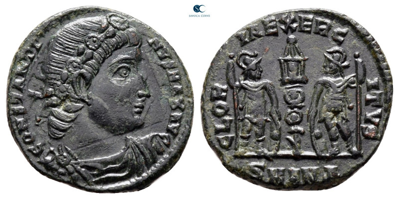 Constantine I the Great AD 306-337. Antioch
Follis Æ

17 mm, 1,52 g



ve...