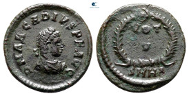 Arcadius AD 383-408. Heraclea. Follis Æ