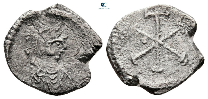 Justinian I AD 527-565. Constantinople
1/4 Siliqua AR

14 mm, 0,85 g



v...