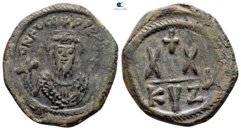 Phocas AD 602-610. Cyzicus
Half Follis or 20 Nummi Æ

23 mm, 5,62 g



ve...