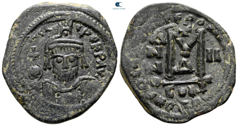 Heraclius AD 610-641. Constantinople
Follis or 40 Nummi Æ

31 mm, 8,89 g

...