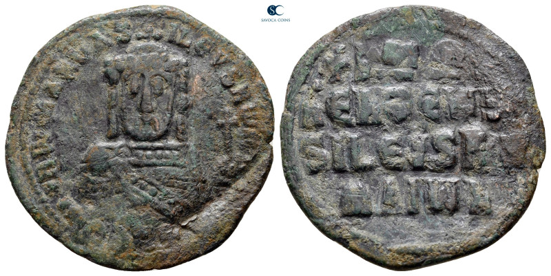 Romanus I Lecapenus AD 920-944. Constantinople
Follis Æ

27 mm, 5,68 g


...