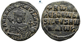 Romanus I Lecapenus AD 920-944. Constantinople. Follis Æ