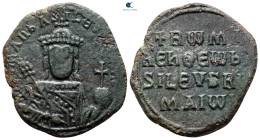 Romanus I Lecapenus AD 920-944. Constantinople. Follis Æ