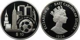 Weltmünzen und Medaillen, East-Caribbean. Fußball-WM 1994 in den USA. 10 Dollars 1994, Silber. 0.94 OZ. KM 27. Polierte Platte. Leicht berührt. Patina...