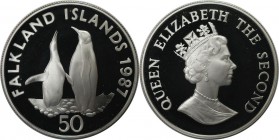 Weltmünzen und Medaillen, Falklandinseln / Falkland islands. 25 Jahre WWF - Königspinguin. 50 Pence 1987, Silber. 0.87 OZ. KM 25a. Polierte Platte