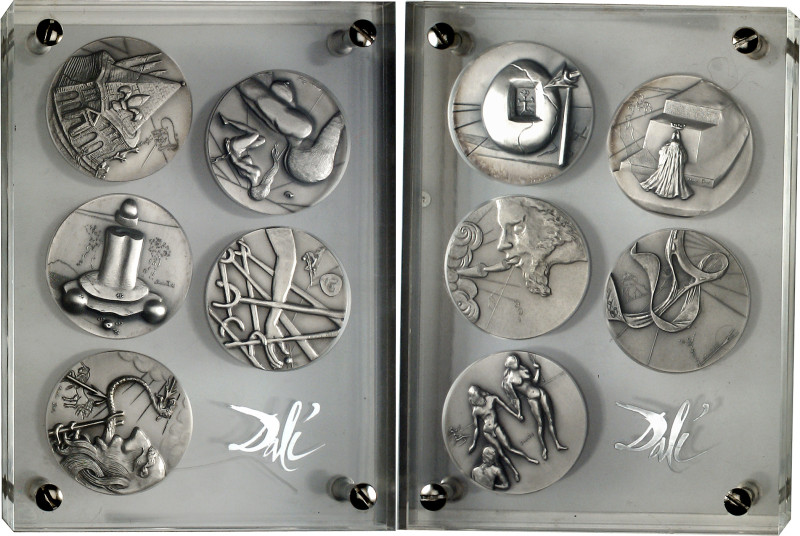 1975. "Los Diez Mandamientos". Conjunto de 10 medallas diseñadas por Dalí, en ex...