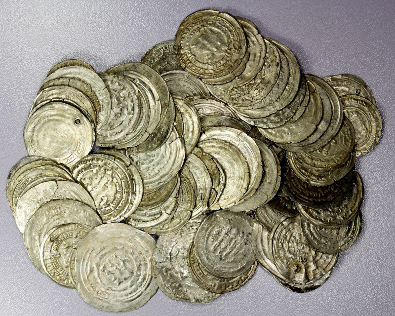 SAMANID: LOT of 80 silver dirhams, with examples of each major ruler from Isma'i...