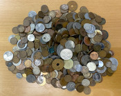 WORLDWIDE: LOT of 681 coins and tokens, including a few silver and a few proofs, from many countries, though heavy on U.S. wheat cents (early and late...