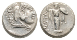 Mysia, Pergamon AR Diobol. Circa 310-282 BC. Head of Herakles right, wearing lion skin / Athena Pallas standing facing.
1.3 g 10,2 mm