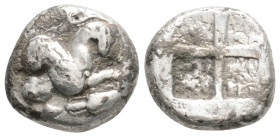 IONIA. Chios. Drachm (Circa 400-380 BC).
Obv: Sphinx seated left; to left, grape bunch above amphora.
Rev: Quadripartite granulated incuse square. Mav...
