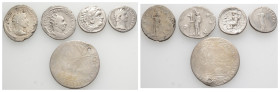 5 pieces, as seen.