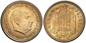 1947*1954. Estado Español. 1 peseta. (Cal. 82). 3,55 g. Escasa así. S/C.
