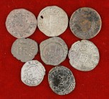 Lote de 5 monedas medievales de Navarra y 3 de Portugal, todas diferentes. A examinar. BC-/BC.