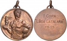 1935. I Copa "Lliga Catalana". (Cru.Medalles 1752a). 16,61 g. 35 mm. Bronce. Con anilla. MBC+.