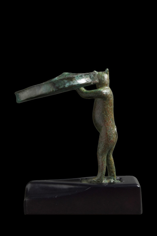 RARE ROMAN BRONZE BEAR OIL LAMP
Ca. 200-300 AD. 
A charming cast-bronze statue...