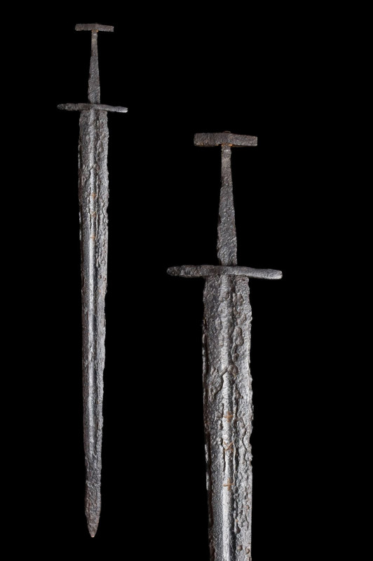 VIKING IRON SWORD - FULL REPORT
Ca. 10th Century AD. 
A wonderful example of a...