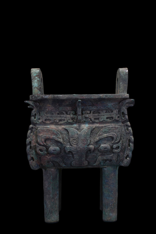 CHINESE BRONZE DING VESSEL - WITH XRF REPORT
Late Shang Dynasty, Ca. 1300-1100 ...