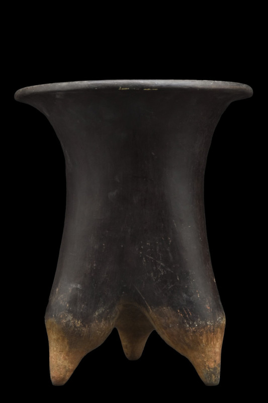 CHINESE POTTERY TRIPOD VESSEL (LI)
Xiajiadian Culture, Ca. 2300-1600 BC. 
A ta...