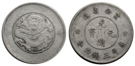 China. 
Yunnan. 
KUANG HSU 1875-1908. 50 Cents o. J., (restruck 1920-1931). Four rings rings beneath pearl. 33 mm; 13,21 g. Kann&nbsp;172&nbsp;var.,...
