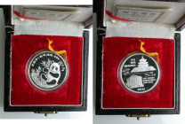 China.
Volksrepublik.
Panda 1 ounce 1993 Munich International Coin Show. The Temple of Heaven and Nymphenburg Castle. In original box. With certific...