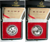 China.
Volksrepublik.
Panda 1 ounce 1995 Munich International Coin Show. The Great Wall and the Munich Propyläen. In original box..

Proof