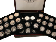 Alle Welt. 
BEDROHTE TIERWELT. Münzen von Andorra, Australien, Bulgarien, Polen, Spanien usw. 36 Stück Silber. In Holzschatulle. 2.000,00&nbsp;g. . ...