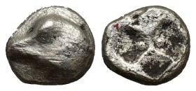 (Silver, 5.20g 15mm)SINOPE. Drachme. 425-410. Adlerkopf l., darunter Delphin.
