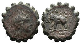 (Bronze, 7.32g 22mm)Syrie, Antiochos VI Dyonisos, bronze serratus ou AE21, Antioche, 143-142 av. J.-C
Tête radiée et diadémée d'Antiochos VI à droite
...