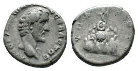 (Silver, 3.46g 15mm)Antoninus Pius
Antoninus Pius, 138 - 161. Drachme 139, Caesarea in Kappadokien. Kopf / Berg Argaios mit Statue. Sydenham,